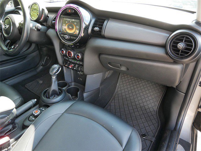 2018 Mini Cooper 2 Door Hardtop Base photo 11