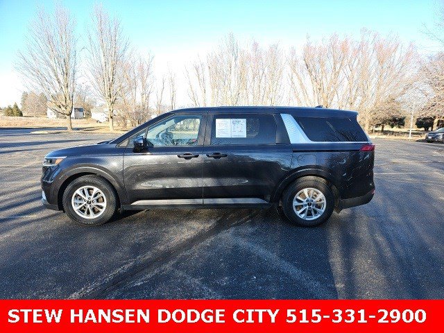 2022 Kia Carnival LX