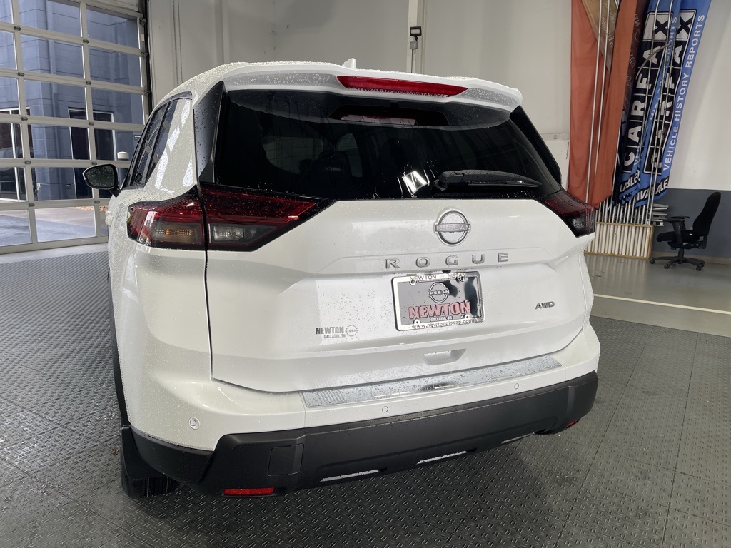 2026 Nissan Rogue SV photo 4