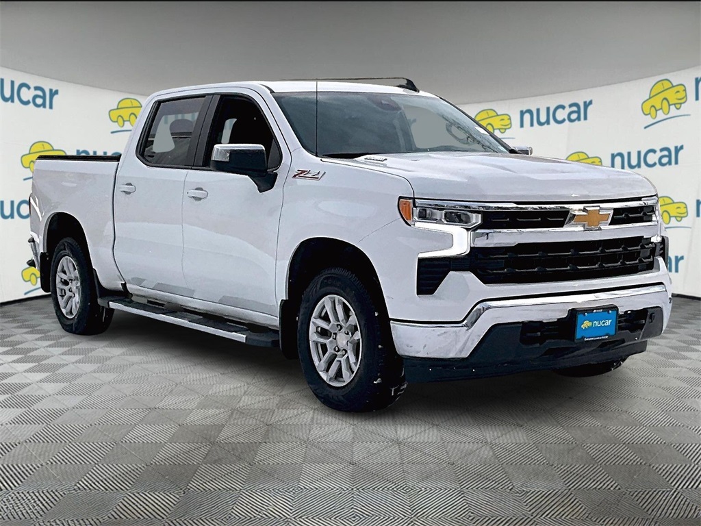 2024 Chevrolet Silverado 1500 LT's photo