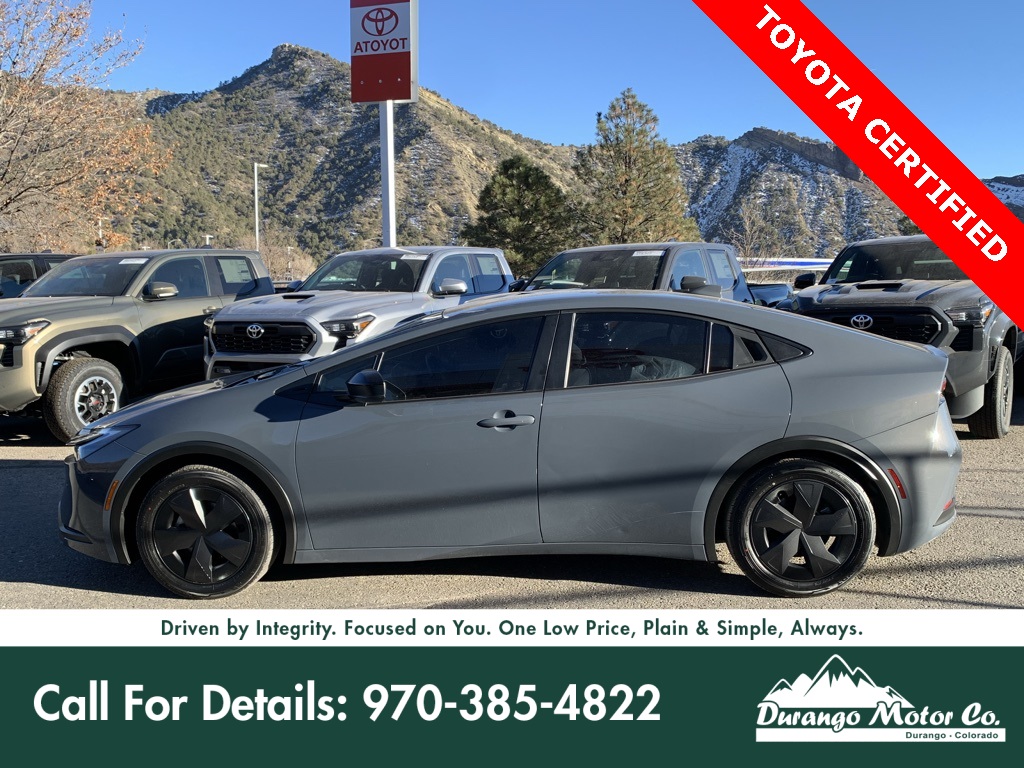 2023 Toyota Prius LE's photo