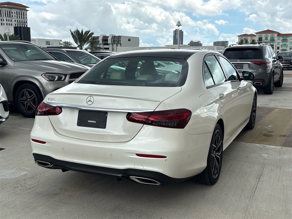 2022 Mercedes Benz E 350 photo 4