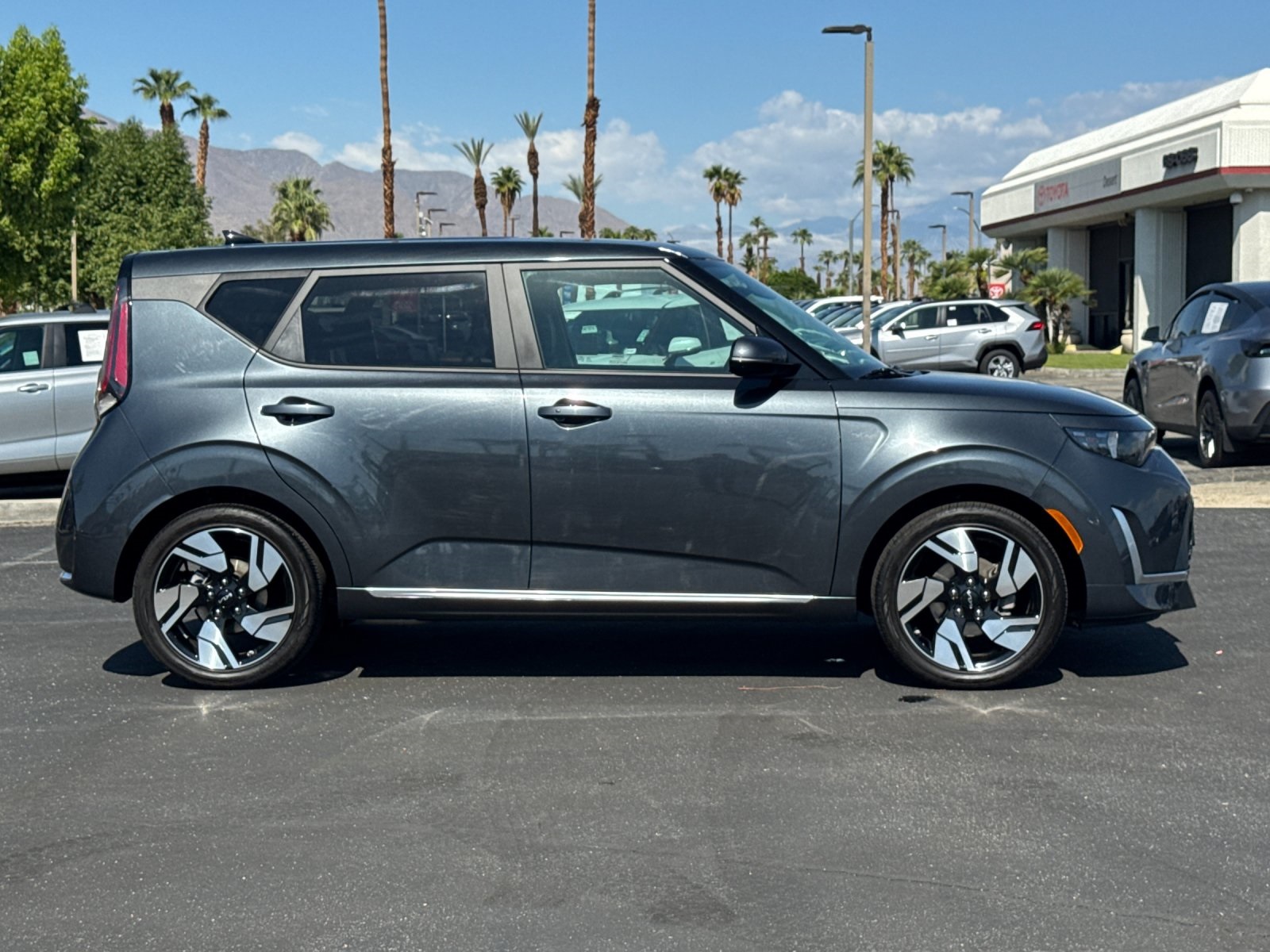 2023 Kia Soul GT-Line photo 2