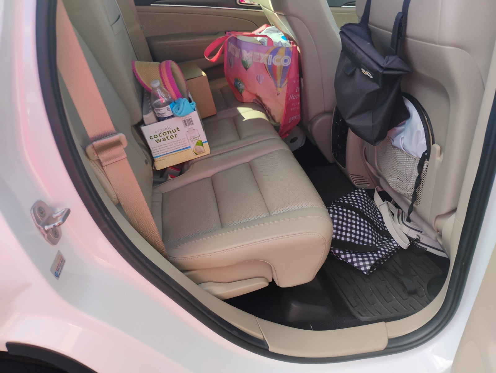 Used 2014 Bright White Clearcoat Jeep Limited image 28