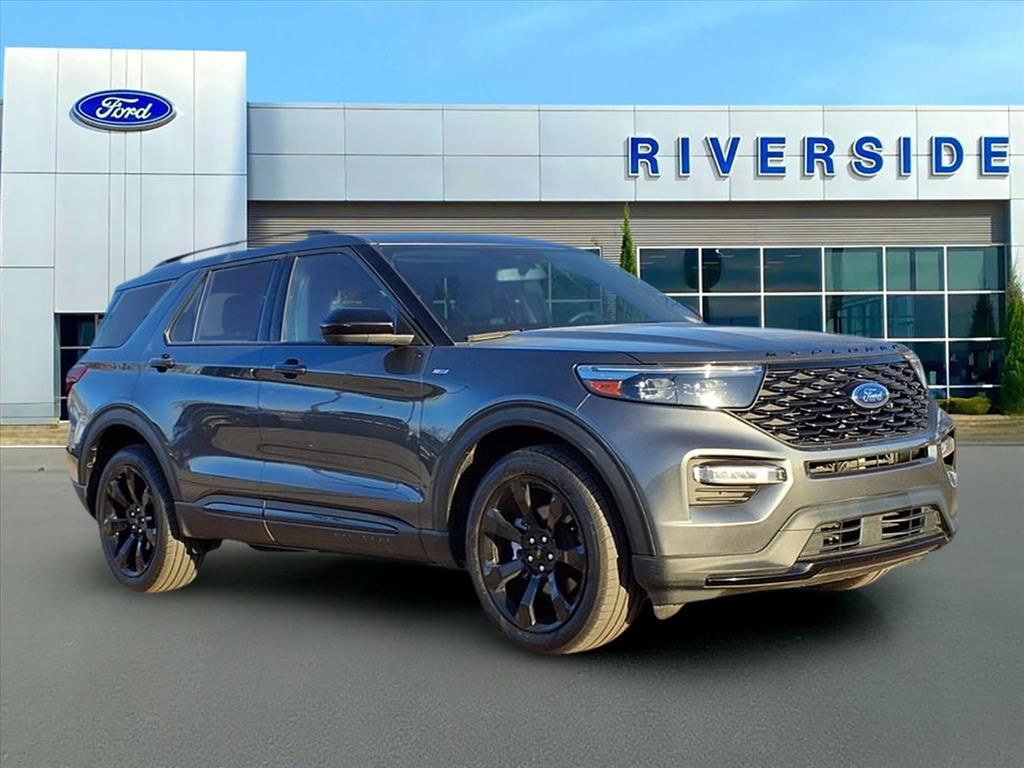 2023 Ford Explorer ST-LINE's photo