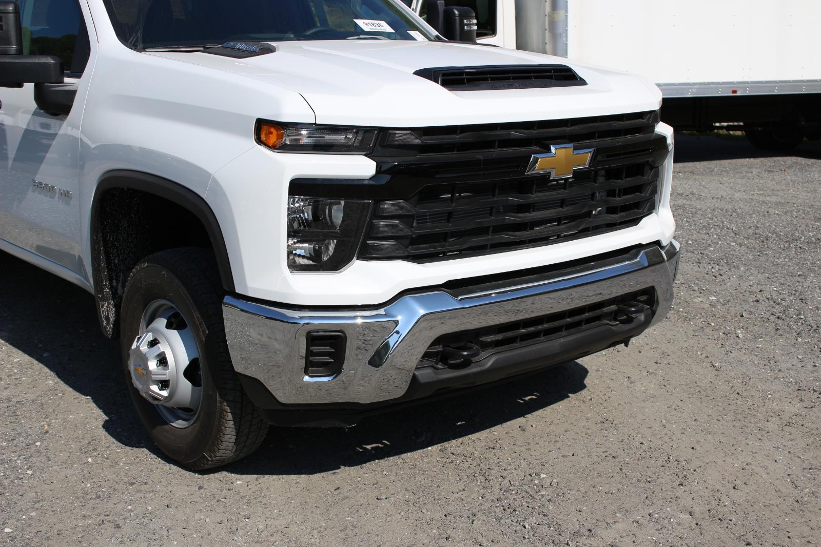 2025 Chevrolet Silverado 3500HD Work Truck photo 4