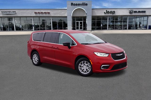 2026 Chrysler Pacifica Select's photo