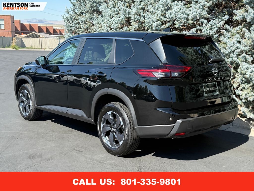 2024 Nissan Rogue SV photo 6