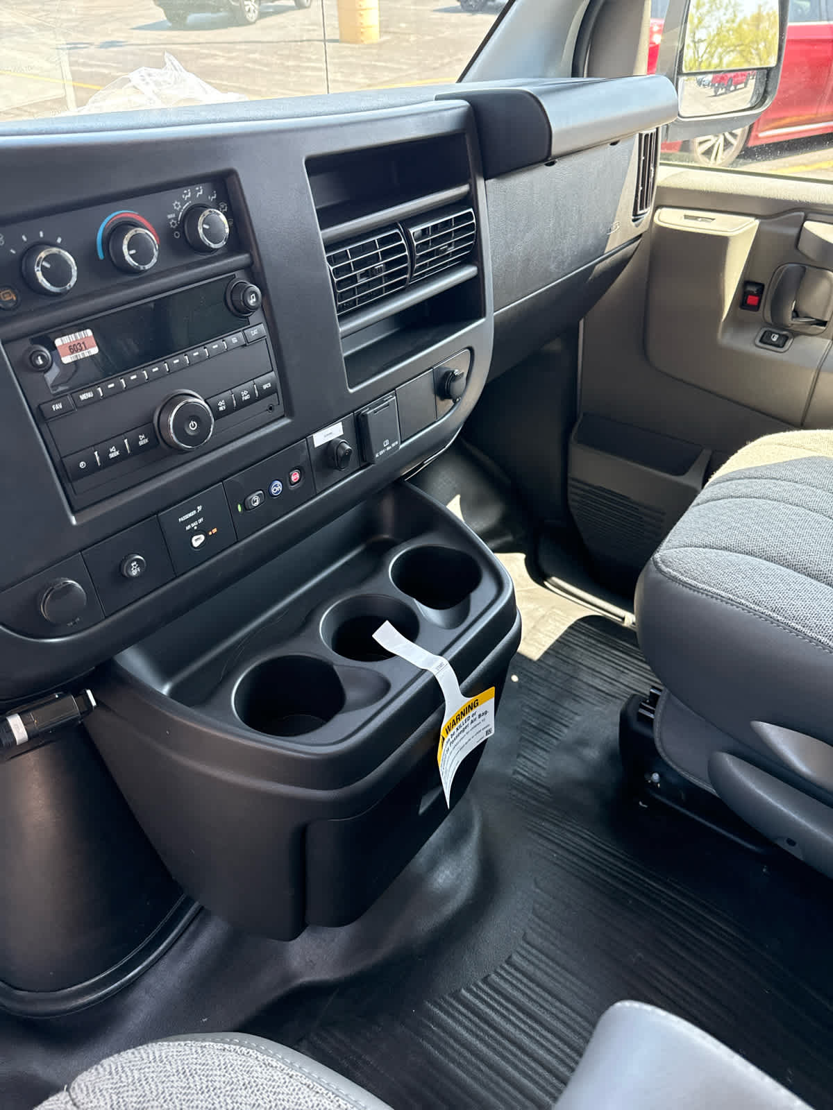 2024 Chevrolet Express Cutaway Base photo 6