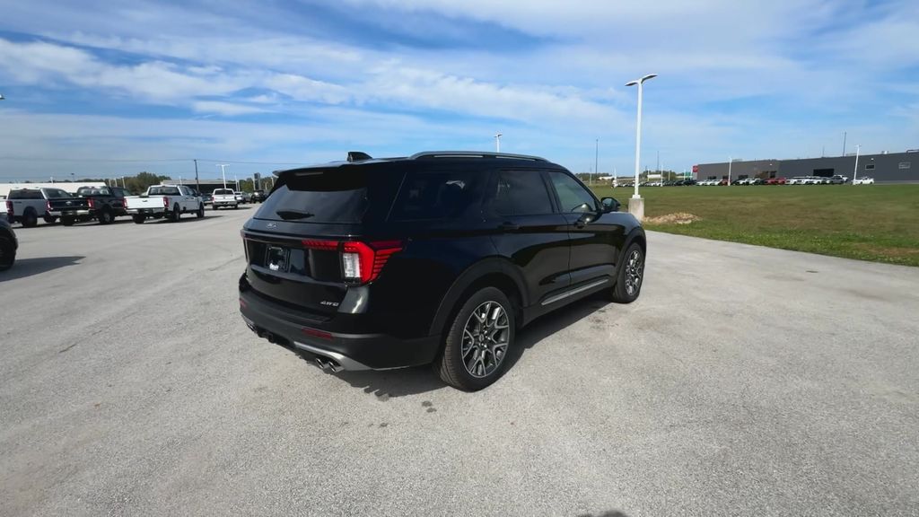2025 Ford Explorer Platinum photo 7