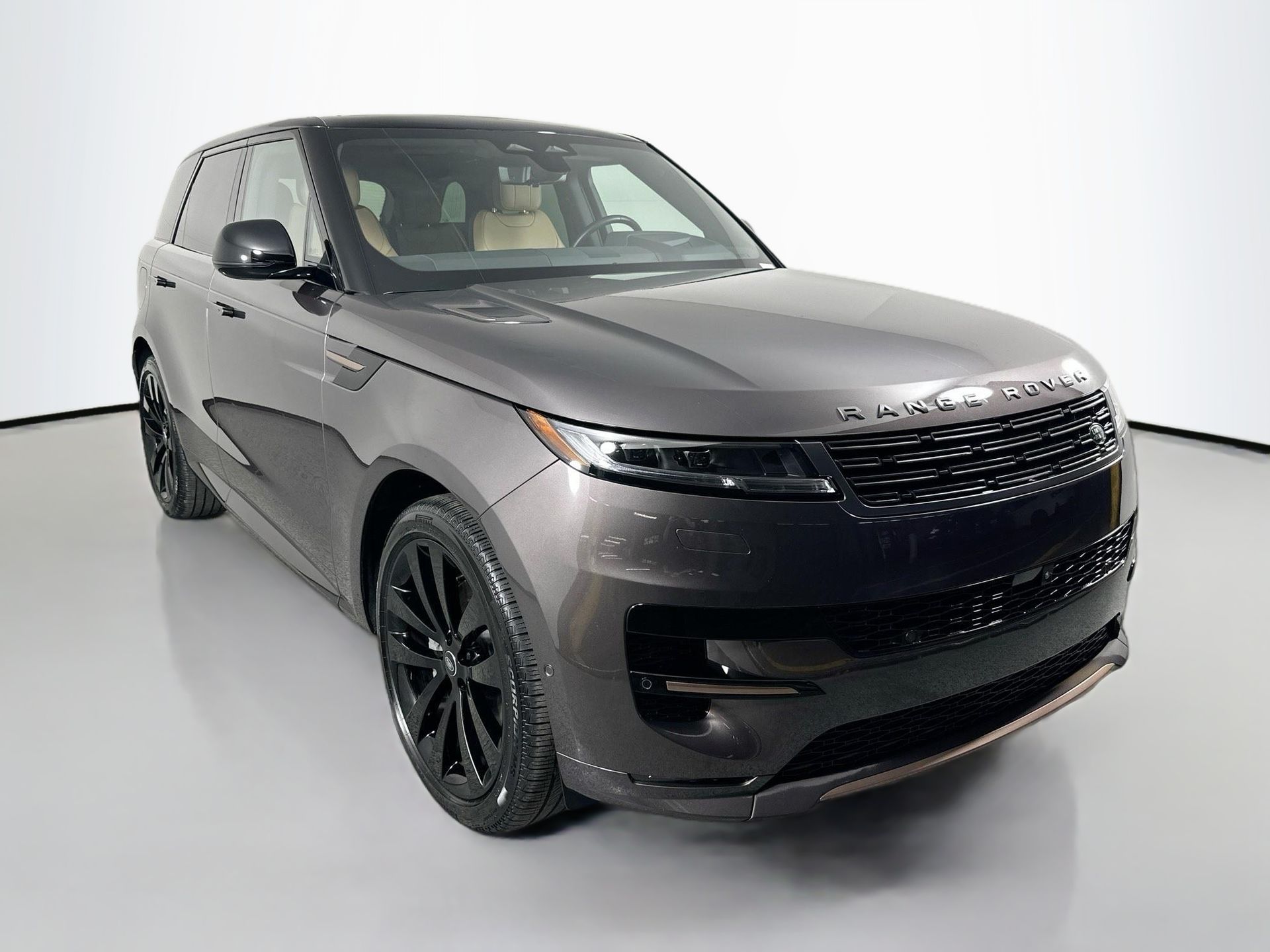 2025 Land Rover Range Rover Sport SE photo 3