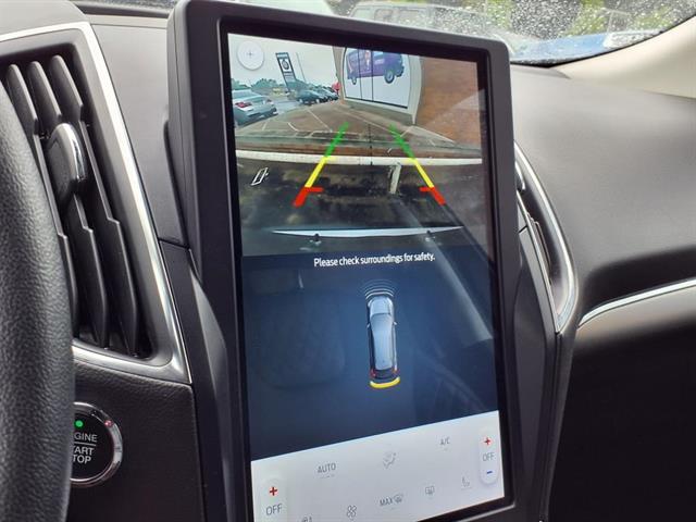 2024 Ford Edge Titanium photo 8