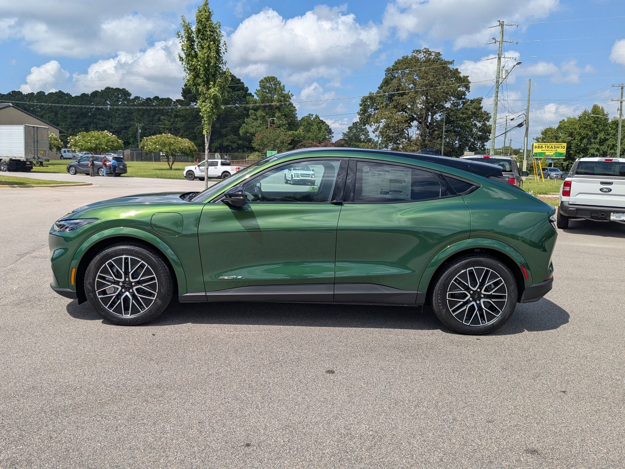 2025 Ford Mustang Mach-E Premium photo 10