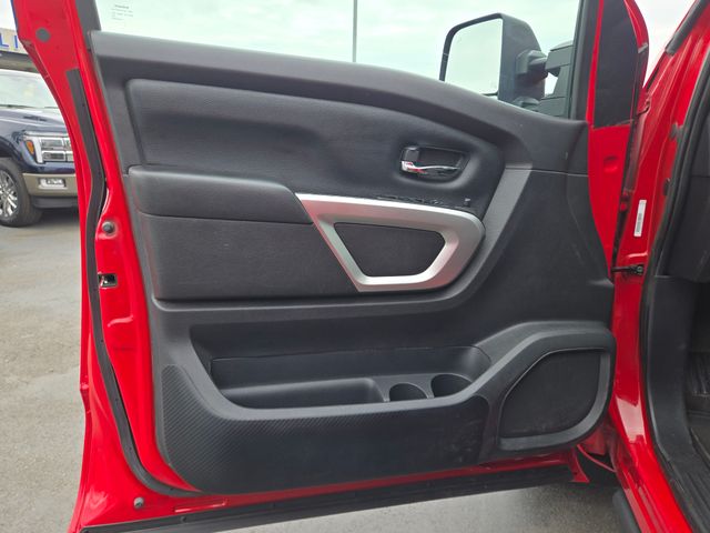2021 Nissan Titan SV photo 15