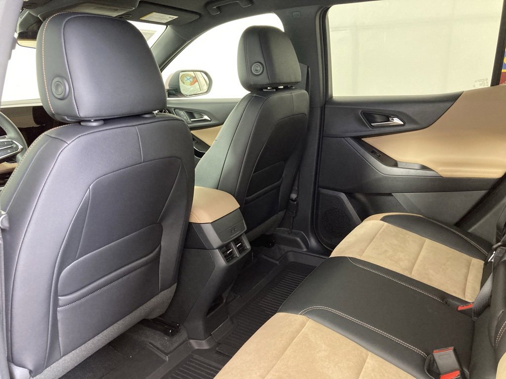 2026 Chevrolet Equinox ACTIV photo 13