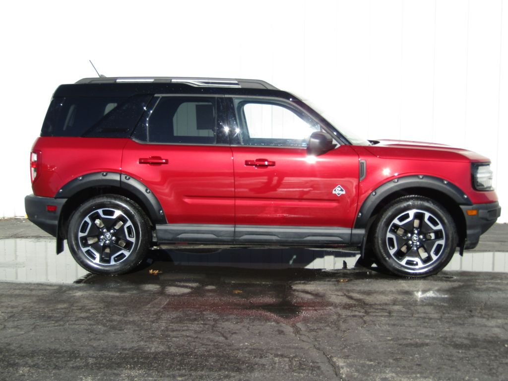 Used 2021 Ford Bronco Sport Outer Banks with VIN 3FMCR9C6XMRB17433 for sale in Kansas City