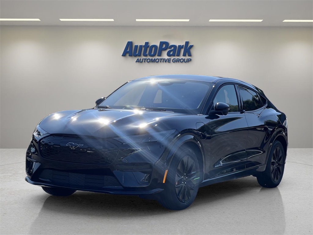 2025 Ford Mustang Mach-E Premium photo 3