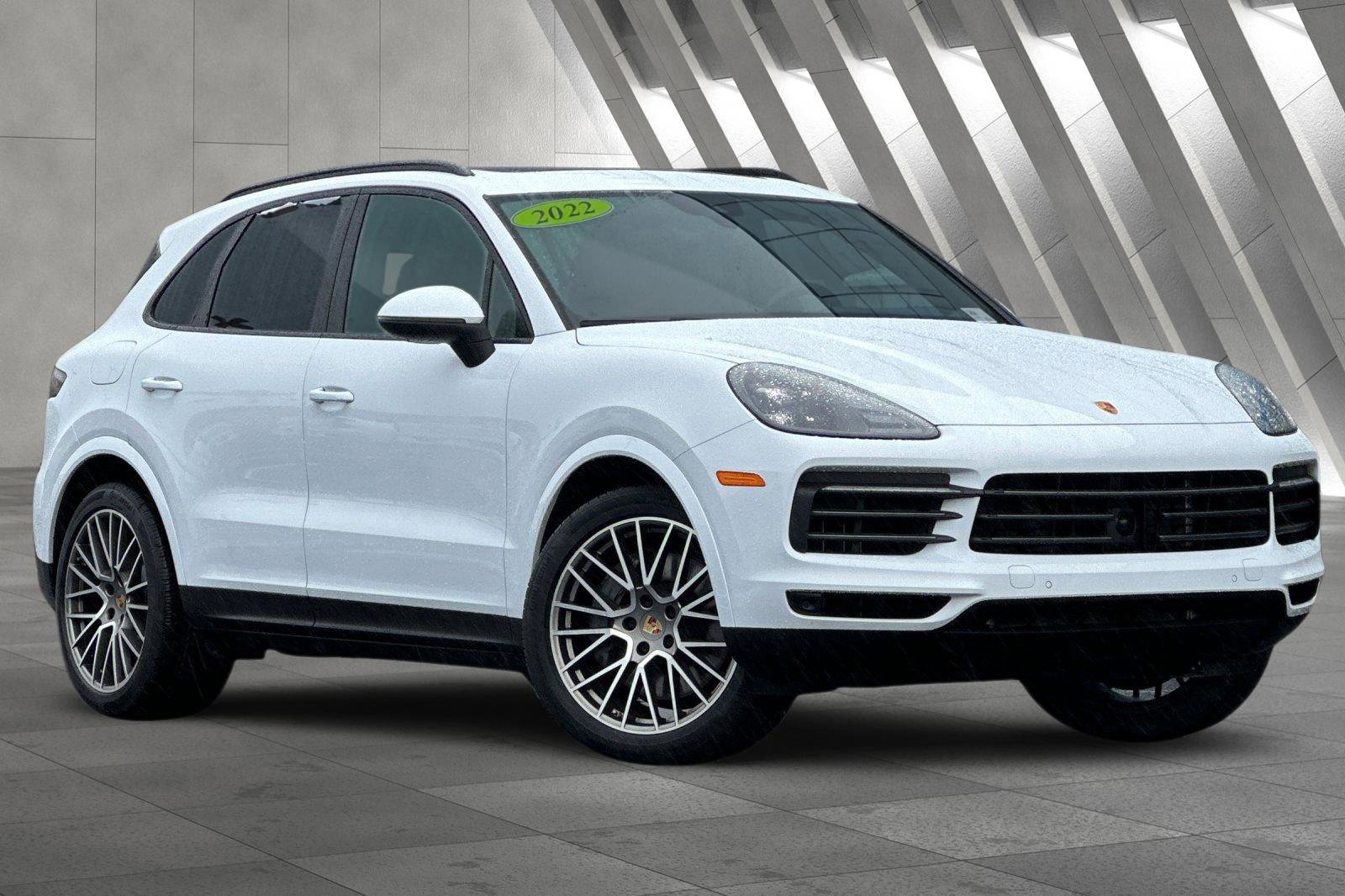 2022 Porsche Cayenne Platinum Edition's photo