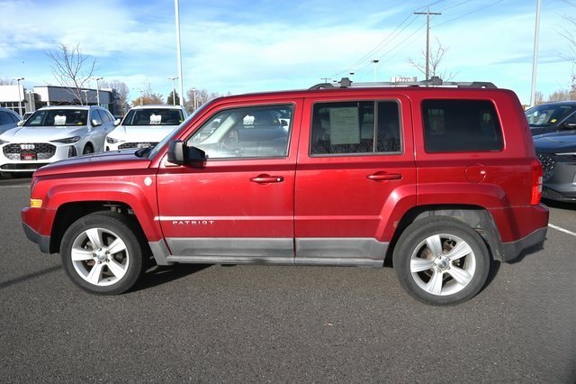 2011 Jeep Patriot Latitude photo 2