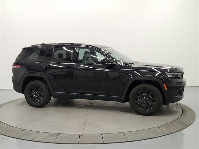 2024 Jeep Grand Cherokee Altitude photo 4