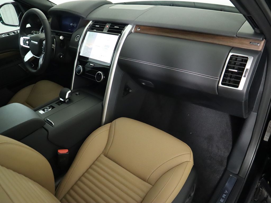 2025 Land Rover Discovery SE photo 17