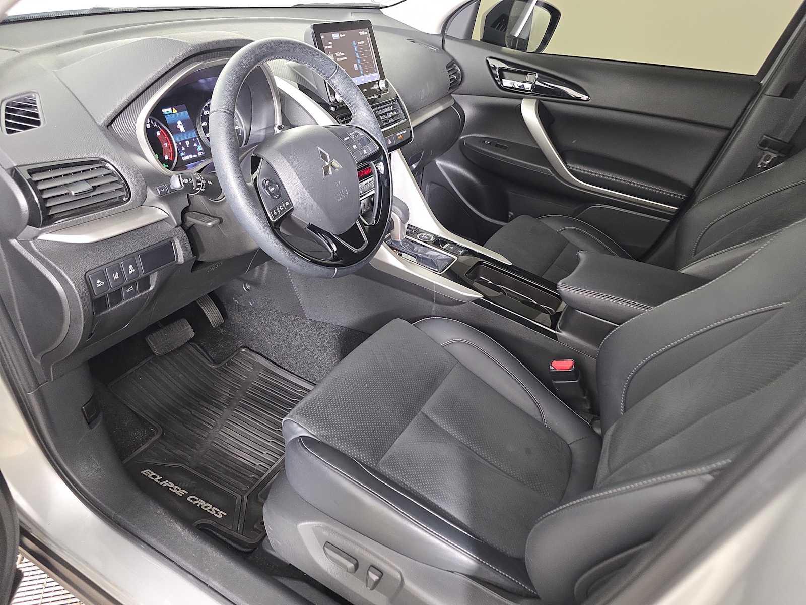2025 Mitsubishi Eclipse Cross SE photo 11