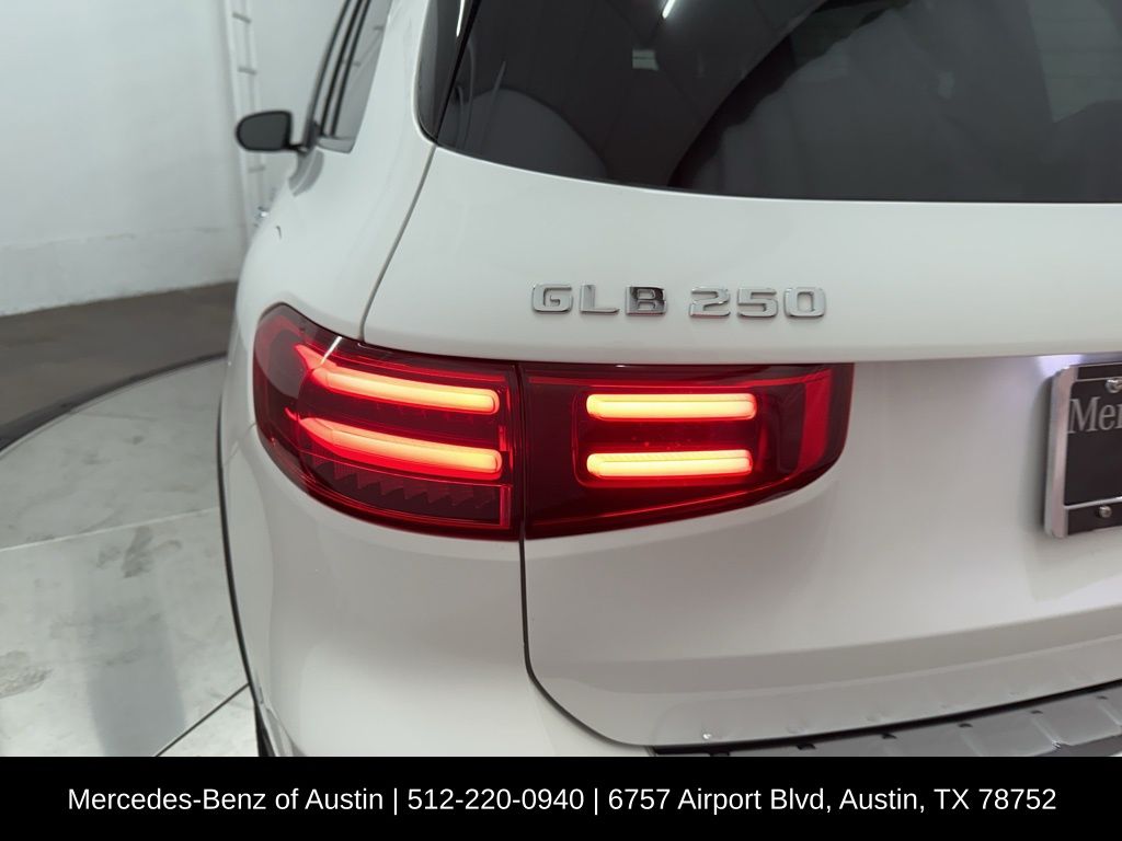 2024 Mercedes Benz GLB 250 photo 27