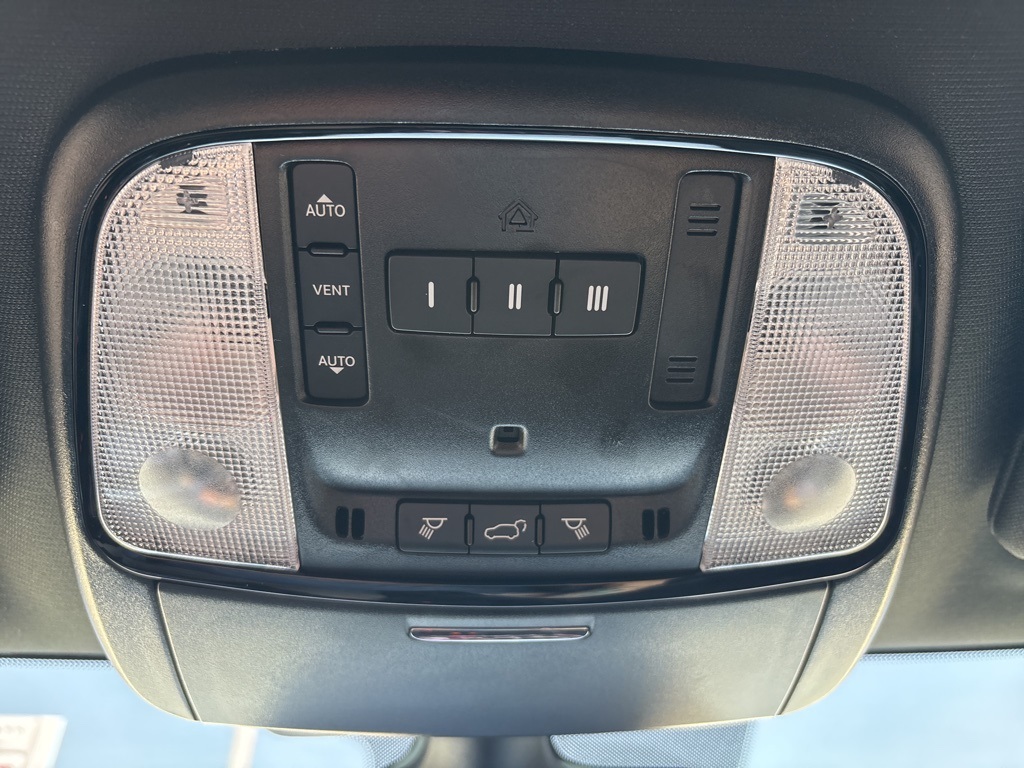 2025 Dodge Durango R/T photo 27