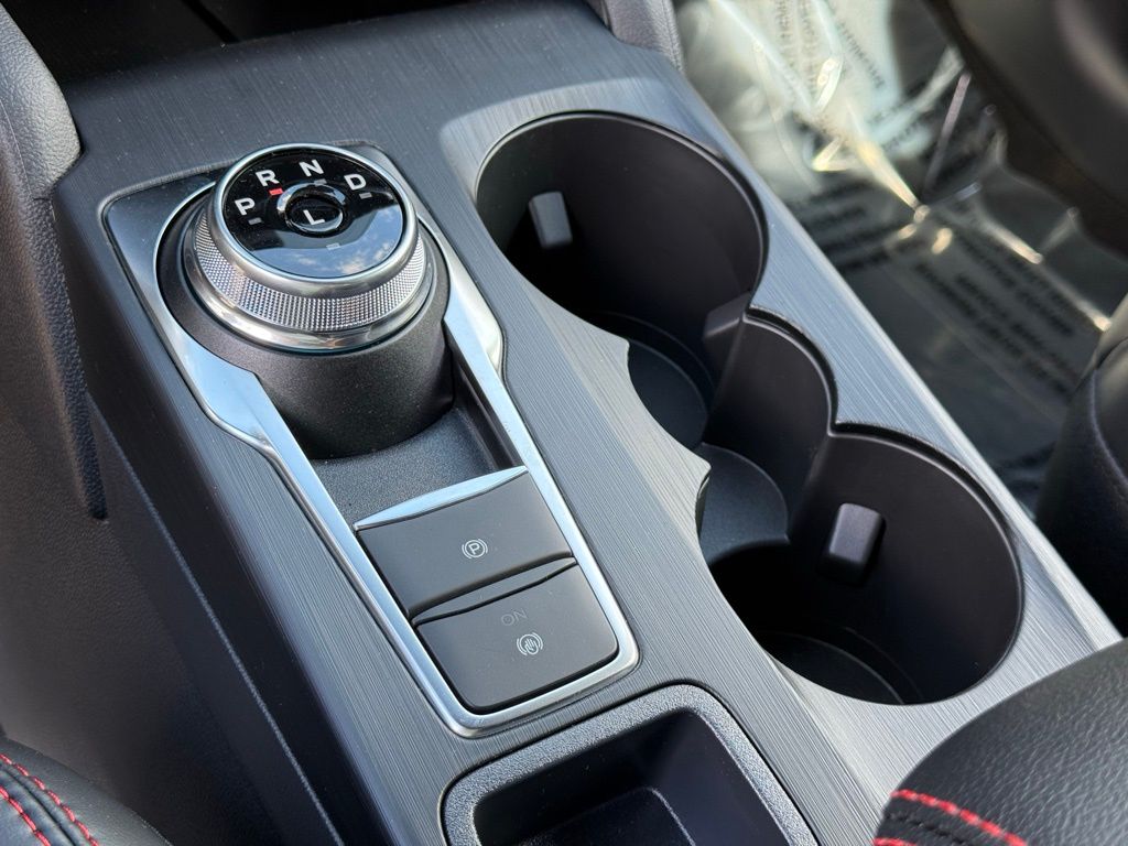 2025 Ford Escape ST-Line photo 12