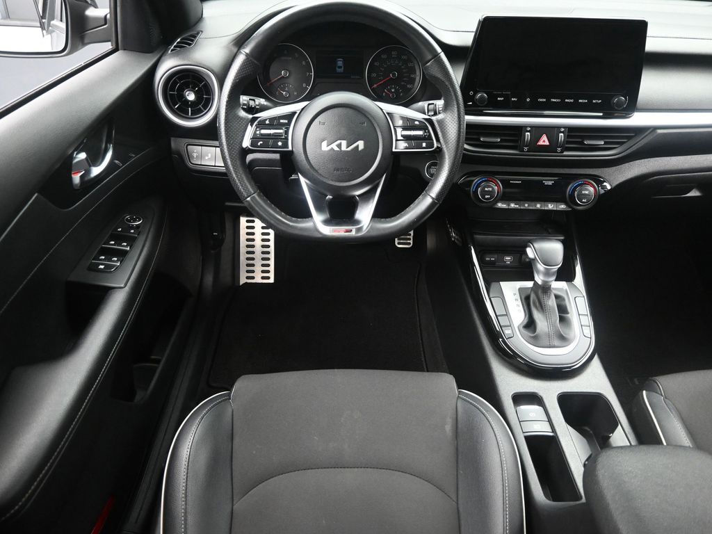 2022 Kia Forte GT-Line photo 9