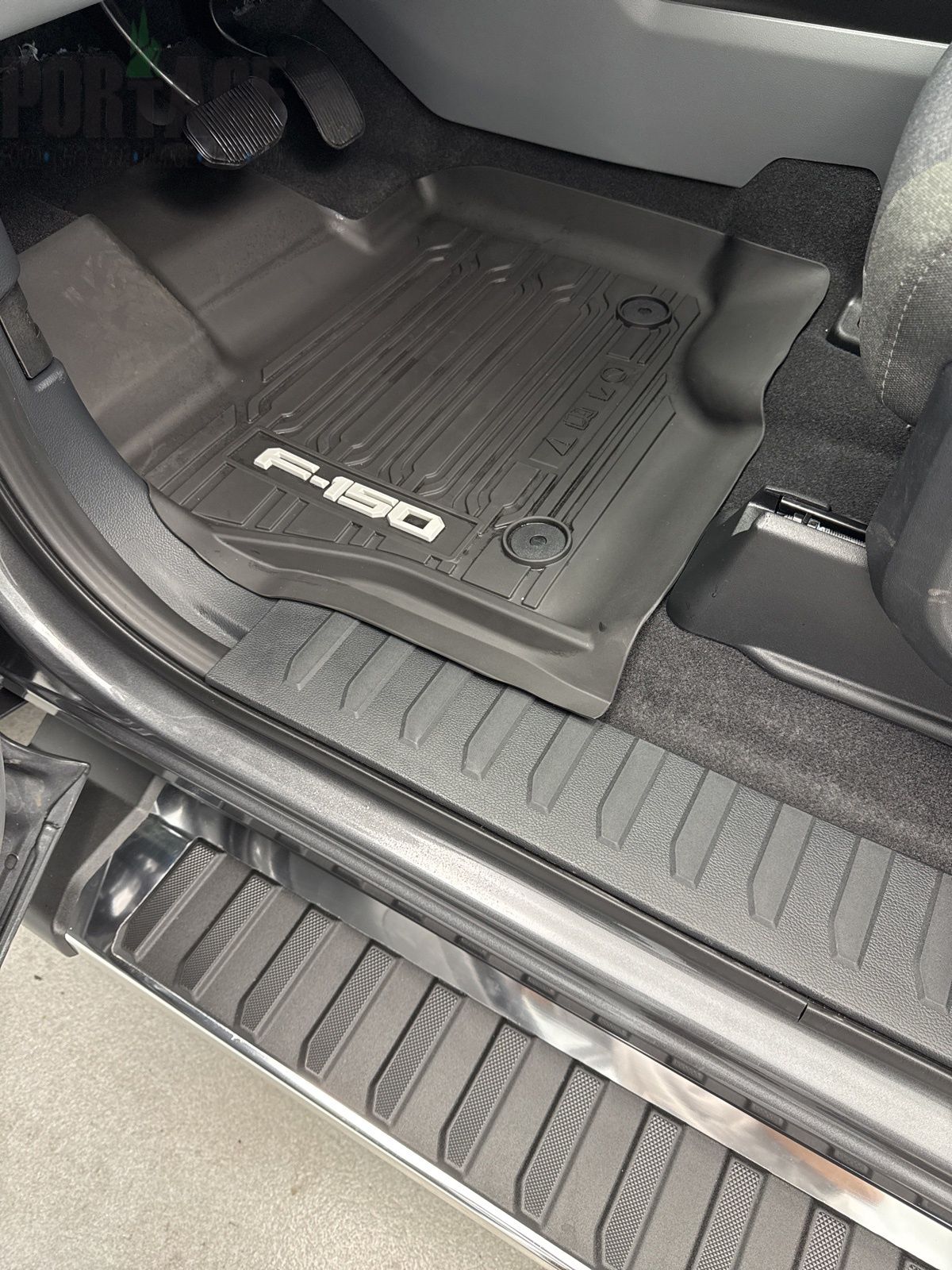 2025 Ford F-150 XLT photo 16