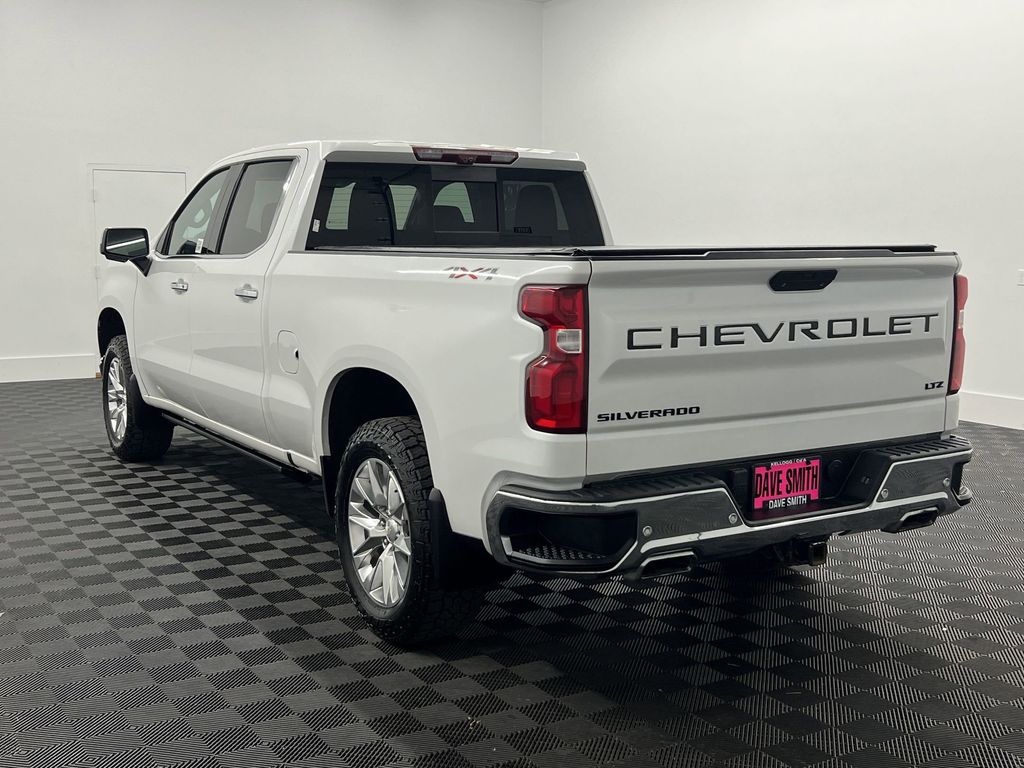 2021 Chevrolet Silverado 1500 LTZ photo 3