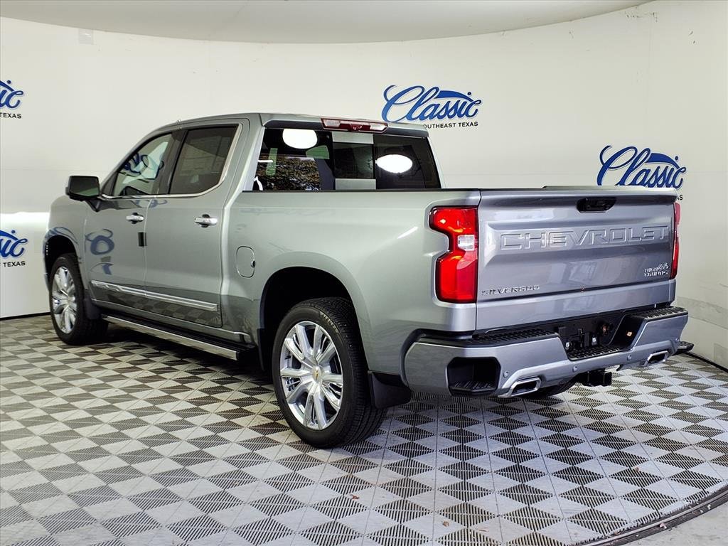 2026 Chevrolet Silverado 1500 High Country photo 2