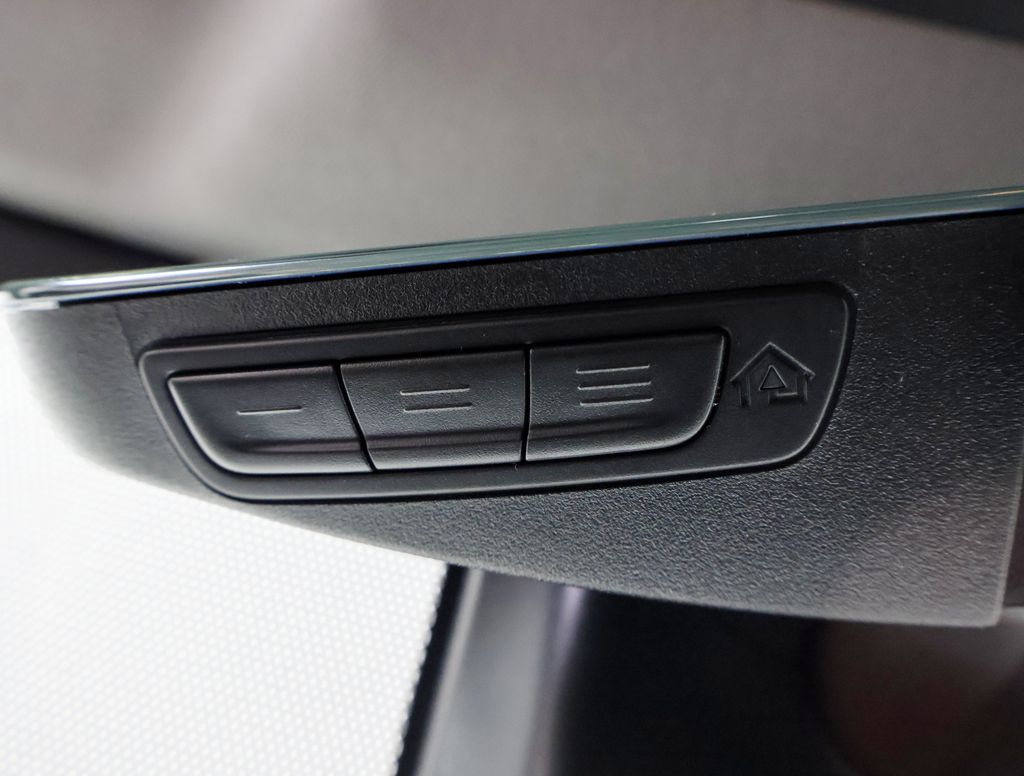 2023 Toyota Camry SE photo 11