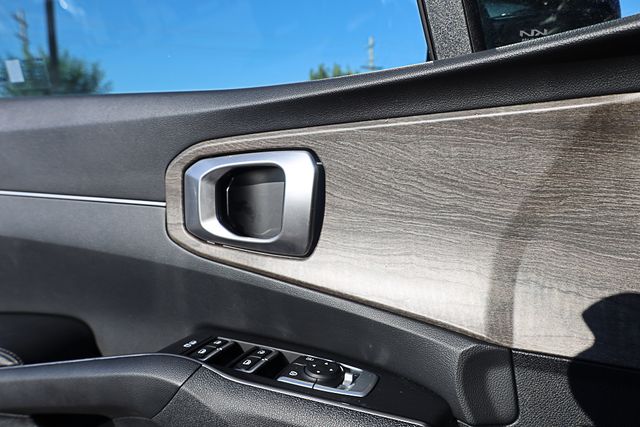 2022 Kia Sorento S photo 14