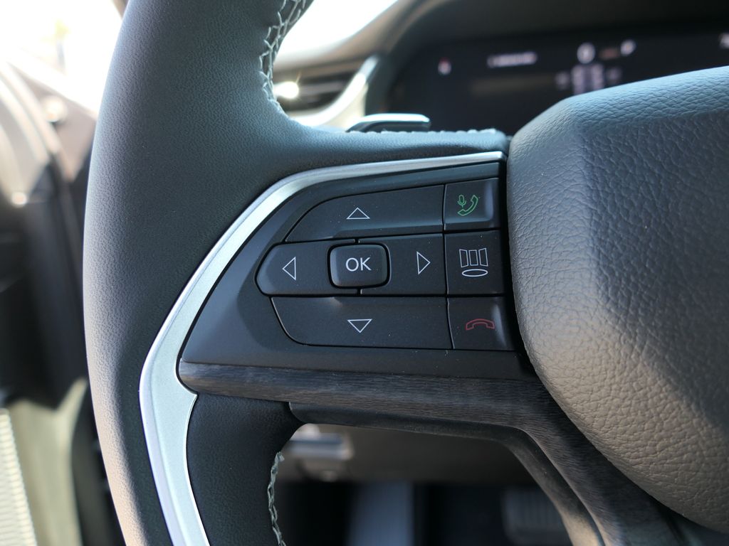 2025 Jeep Grand Cherokee Limited photo 10