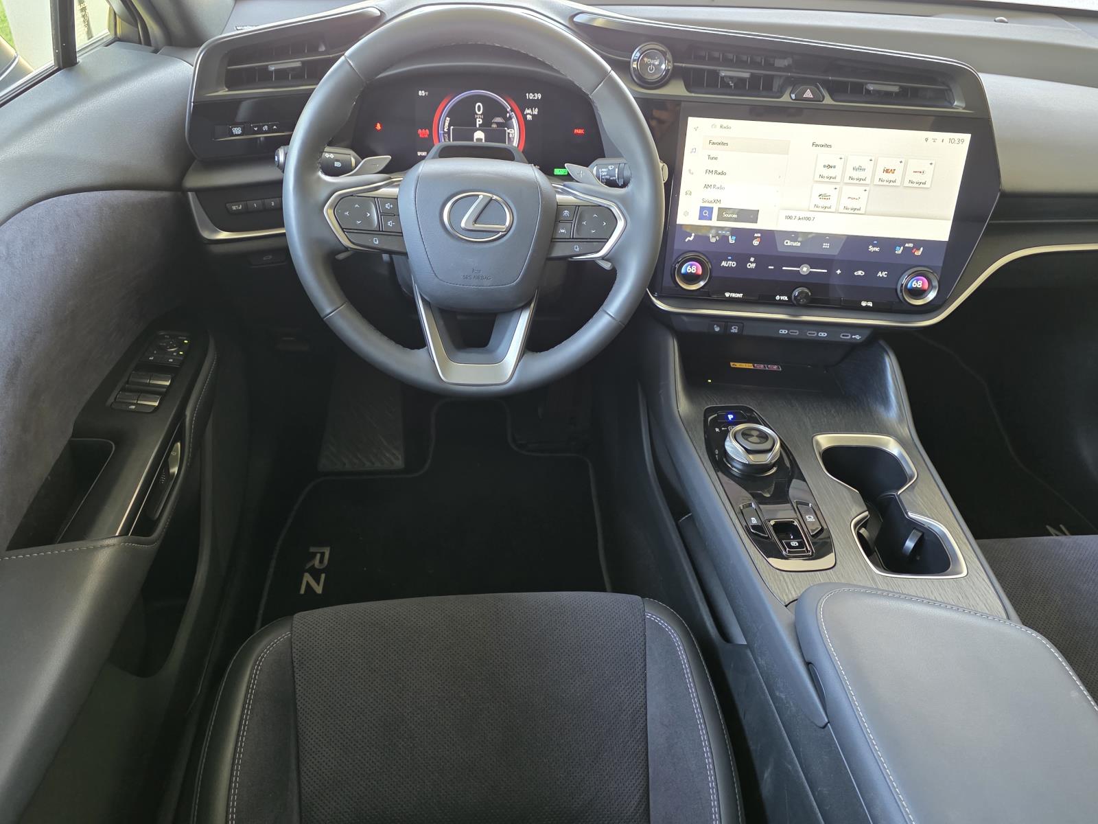 2023 Lexus RZ 450e Luxury photo 15