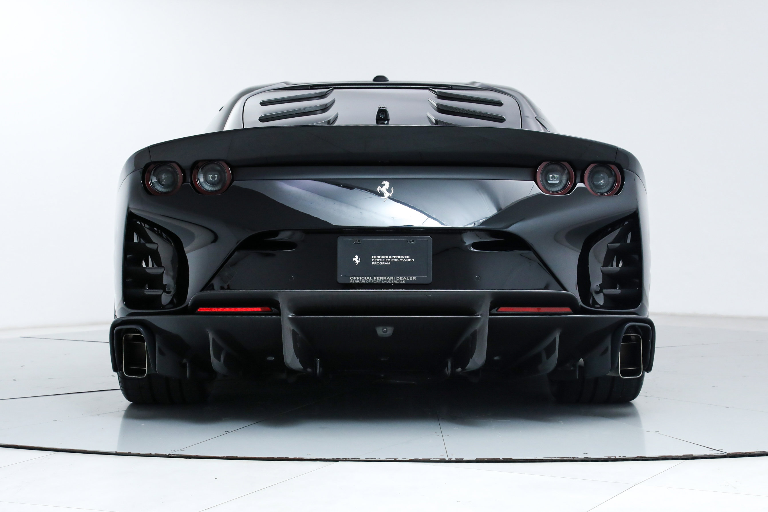 2024 Ferrari 812 Competizione photo 28