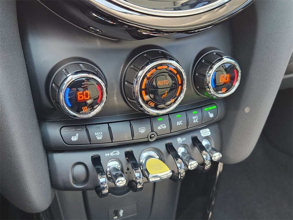 2024 Mini Cooper 2 Door Hardtop SE photo 25