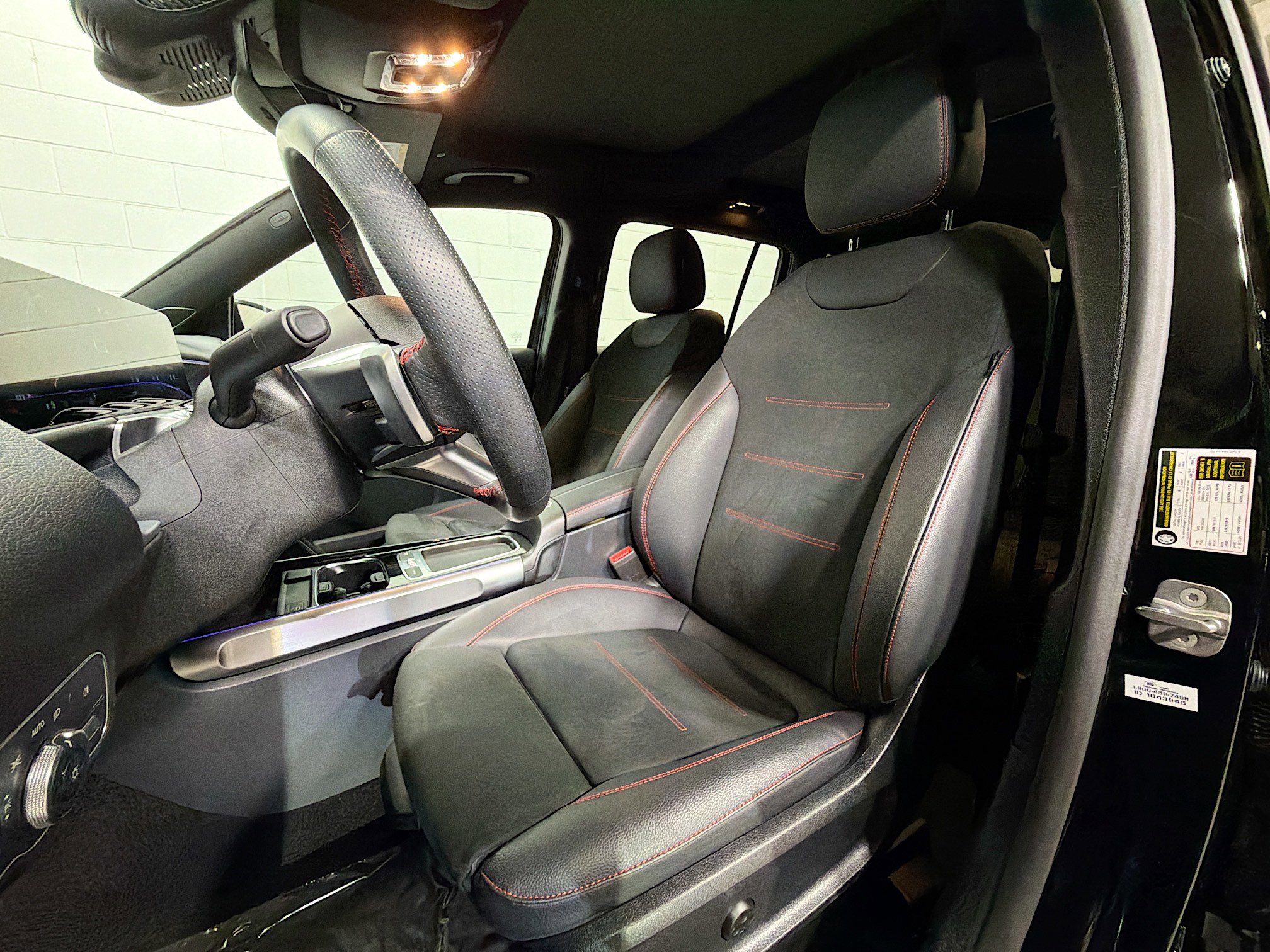 2024 Mercedes Benz GLB 250 photo 4