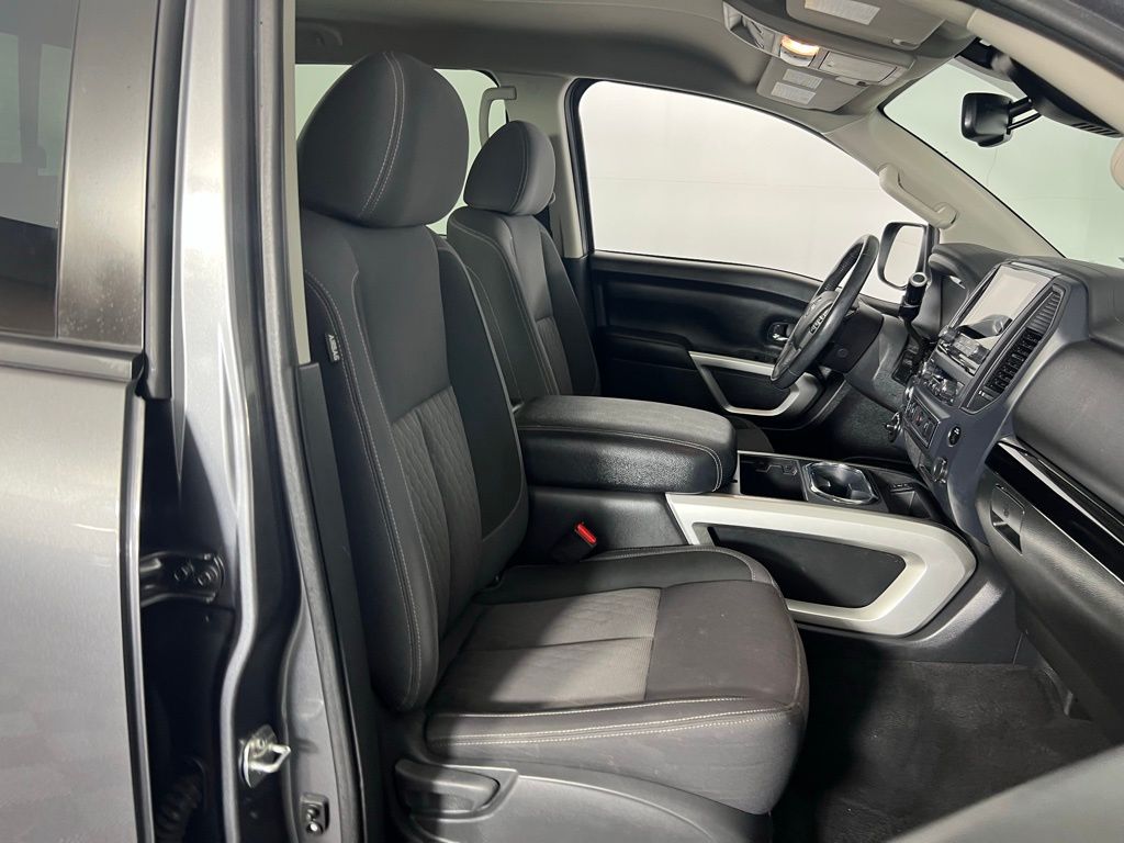 2024 Nissan Titan SV photo 25
