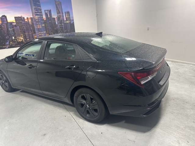 2023 Hyundai Elantra SEL photo 4