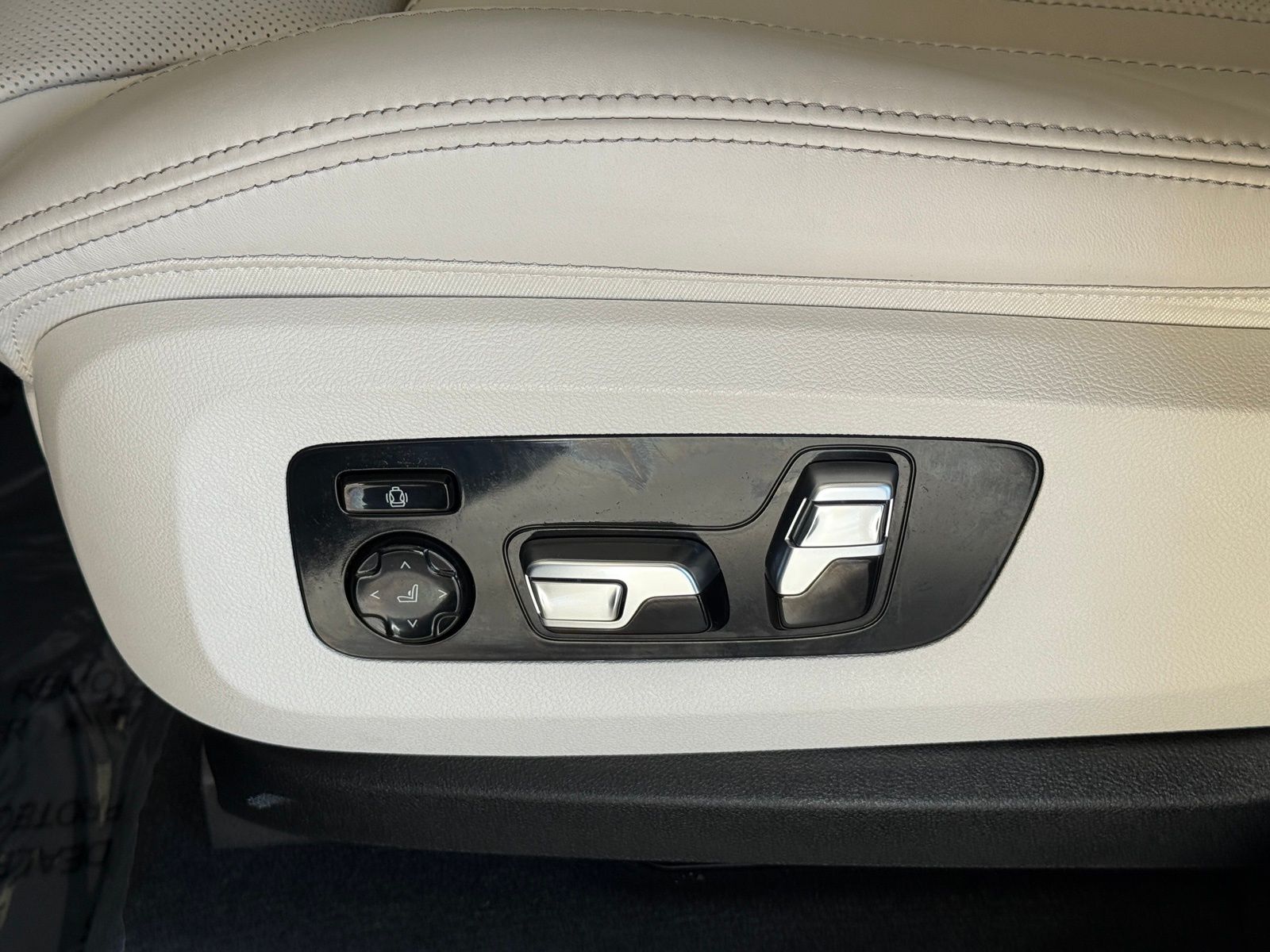 2024 Bmw X7 M60i photo 25
