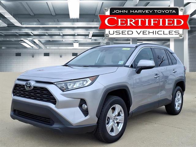 2020 Toyota RAV4 XLE's photo