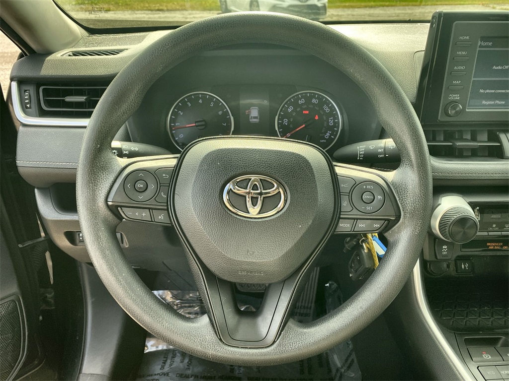 2019 Toyota RAV4 LE photo 9