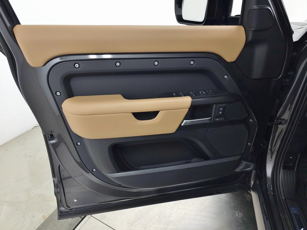 2026 LAND ROVER DEFENDER - Image 10