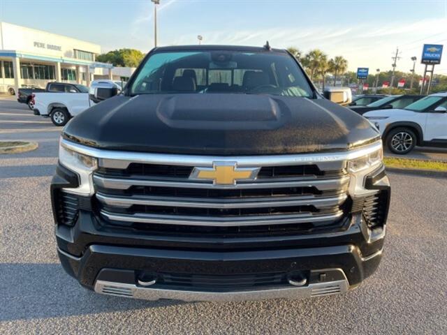 2024 Chevrolet Silverado 1500 High Country photo 2