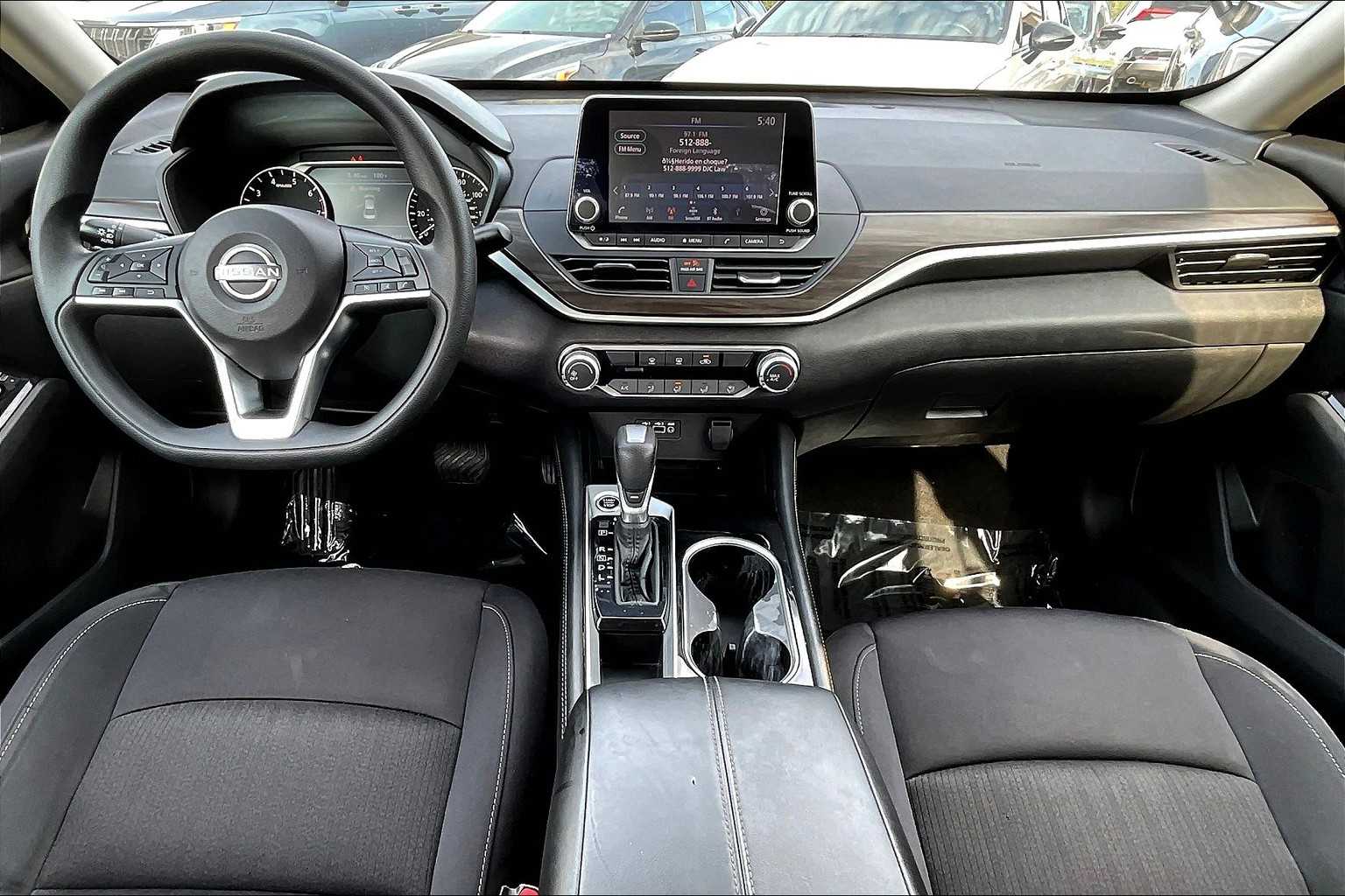 2023 Nissan Altima SV photo 12