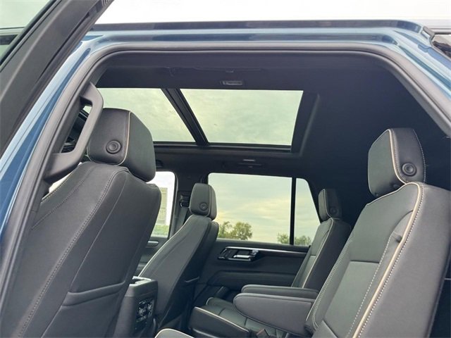 2026 Chevrolet Tahoe Premier photo 4