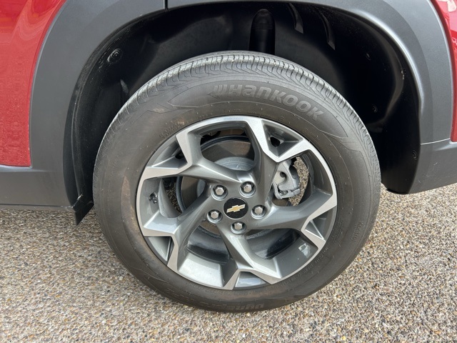 2025 Chevrolet Trax LT photo 15
